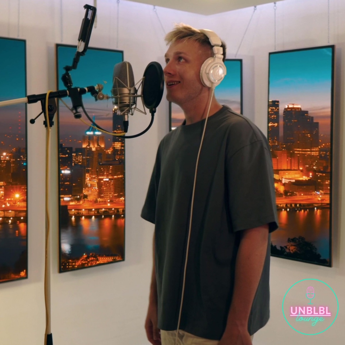 Hurt feelings (feat. UNBLBL Lounge)