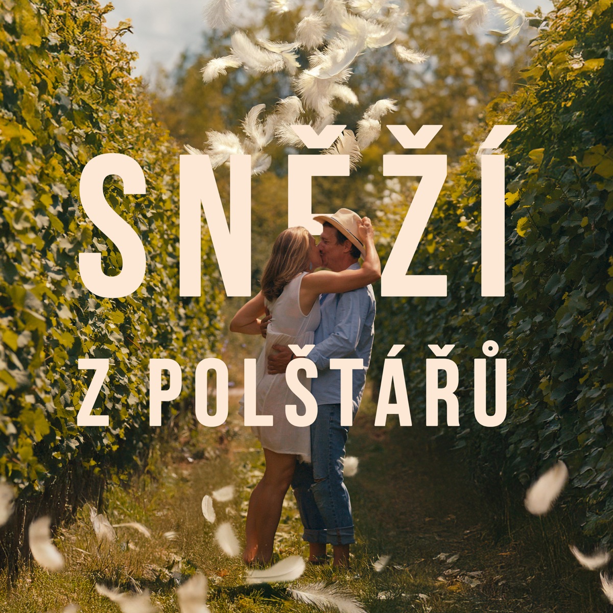 Sněží z polštářů