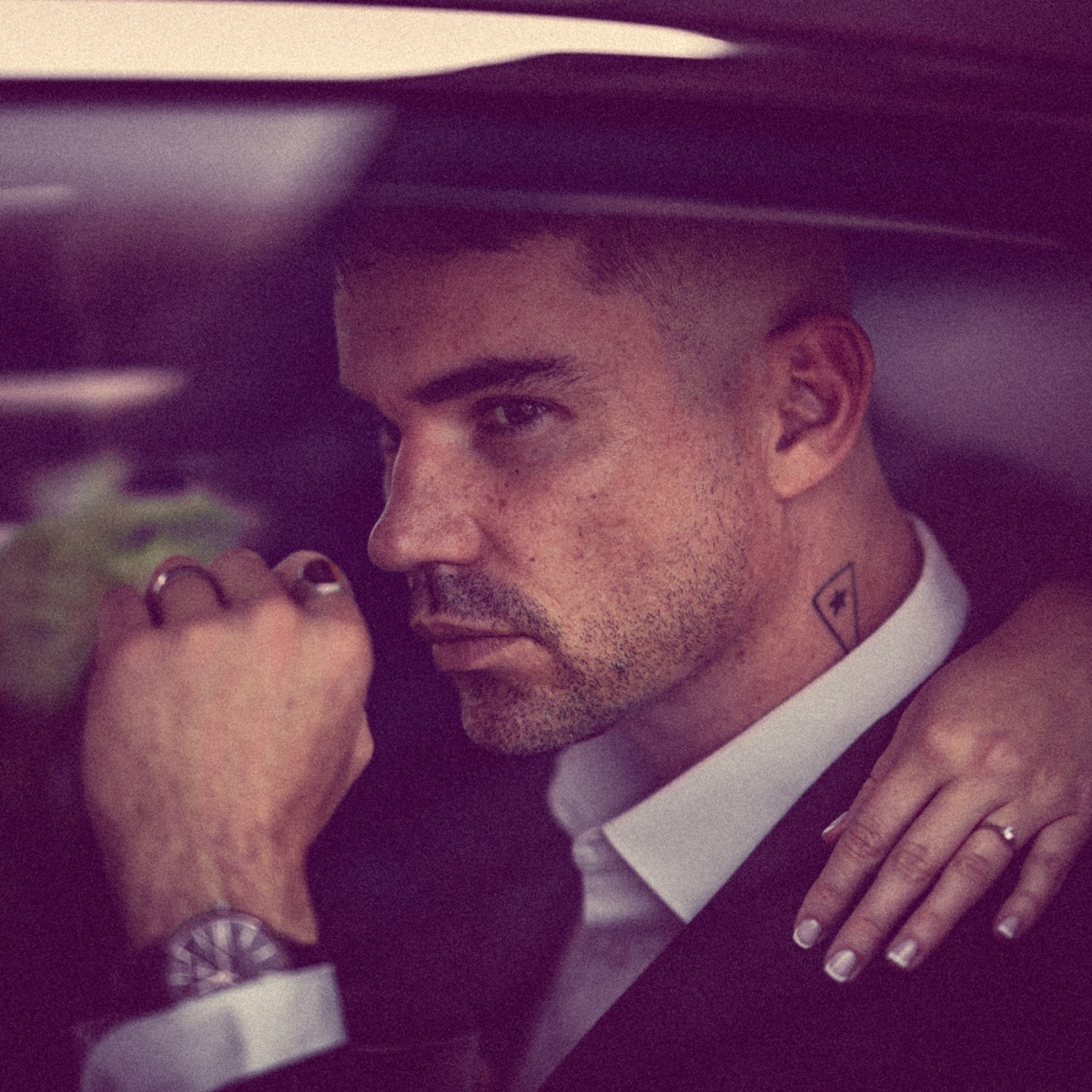 Zůstáváš na mně