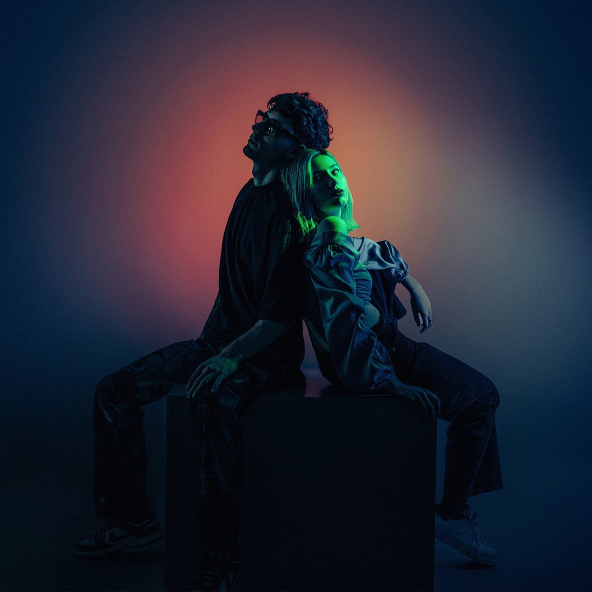 Kto si ty? (feat. Kansiik, Coraline)