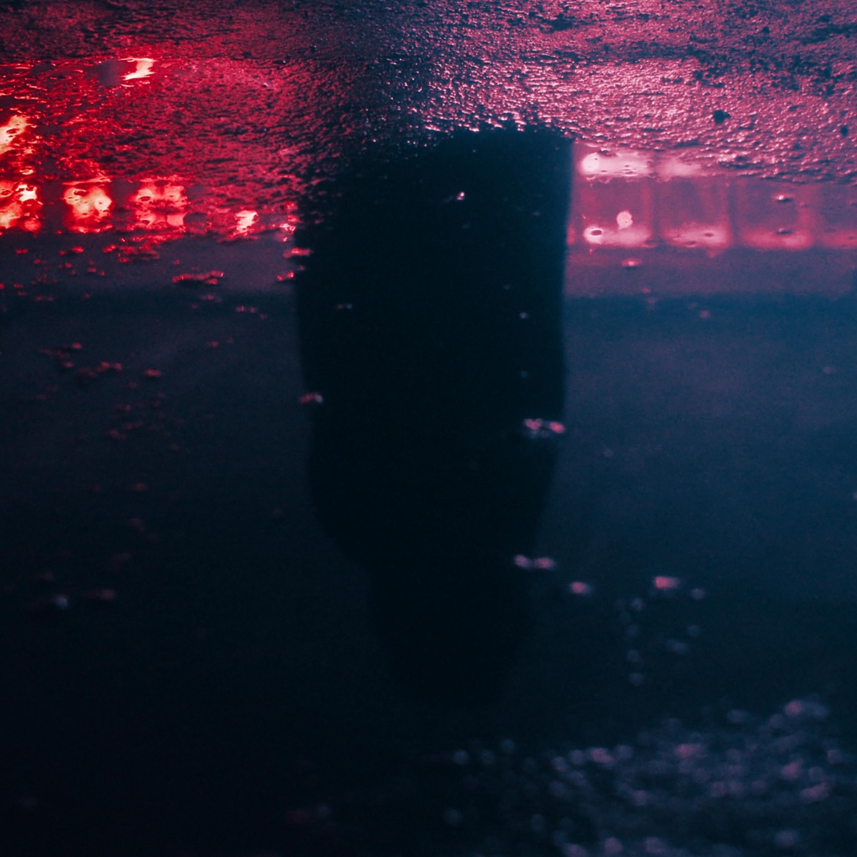 False lights (feat. D - Fly)