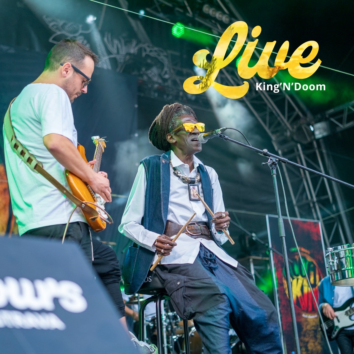 King'n'doom live (feat. Dave Smith, Sharon ''shasha'' Mansur, Abdoulaye Dembele, Leopold Lô, King'n'doom, Cheikh Lô & Petr Smékal)