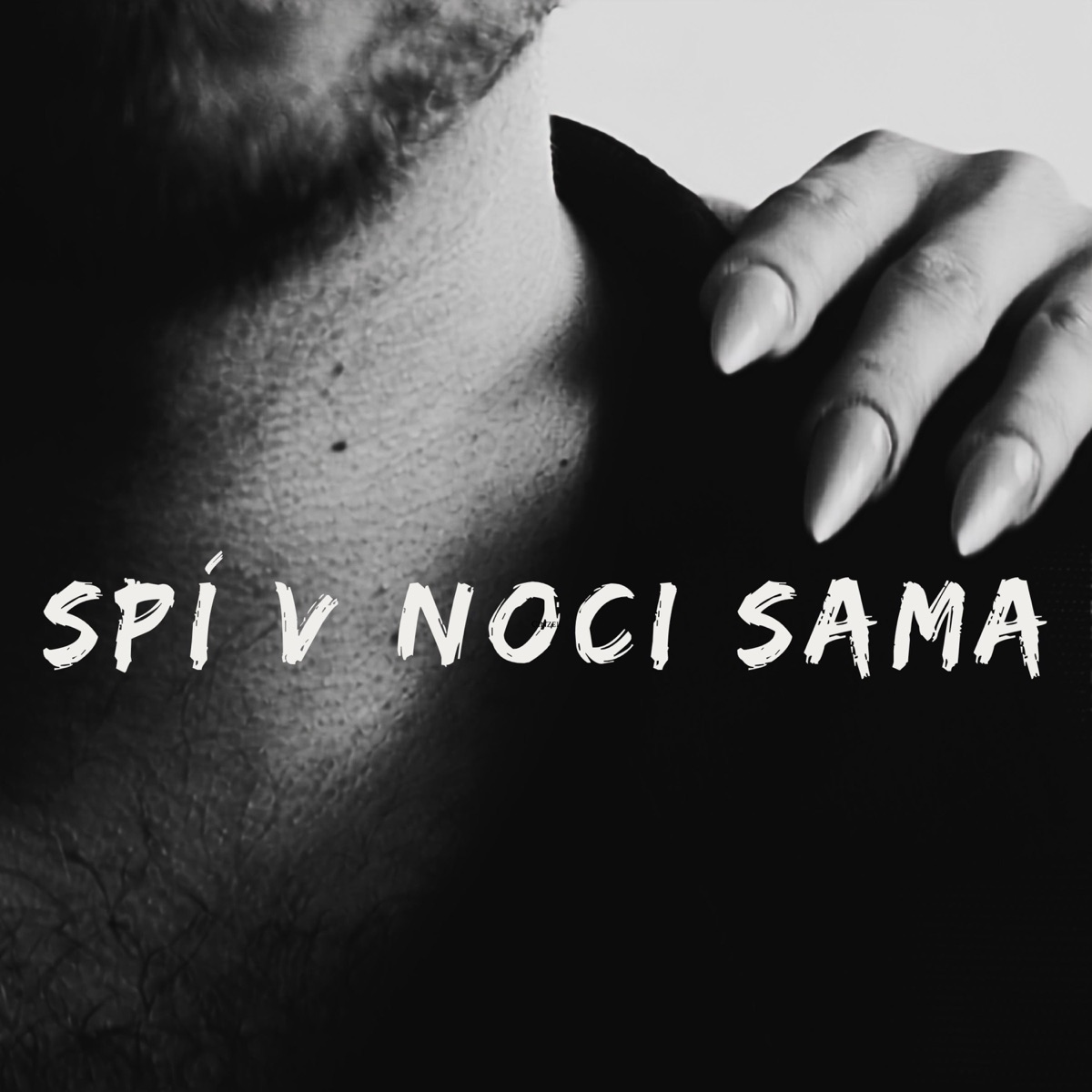 Sp� v noci sama