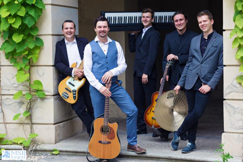 Robin&son atakuje český „éter“