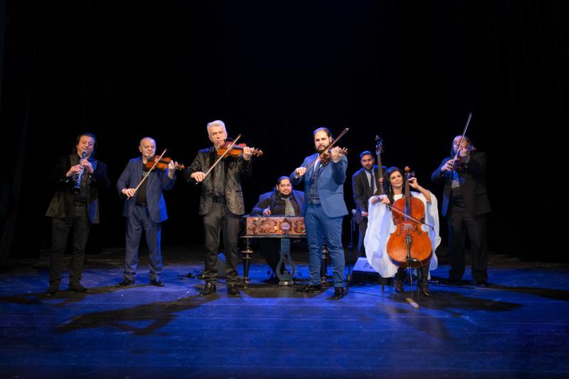 Jaroslav Svěcený a Cigánski Diabli ve vyprodaném Švandovo divadle