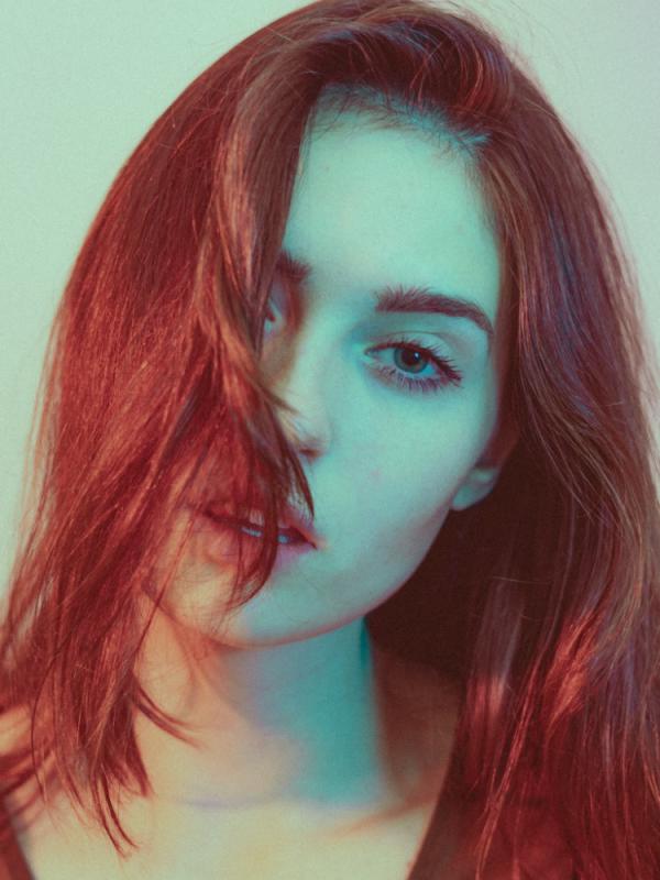 Dominika Hašková vystřelila debutový klip Let me follow