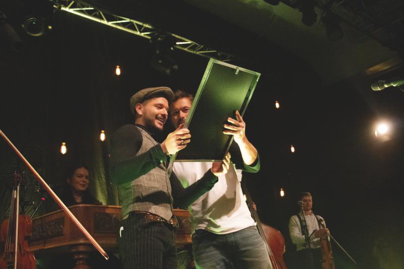 Štefan Štec získal dvojnásobnú platinovú platňu a vydáva nový album