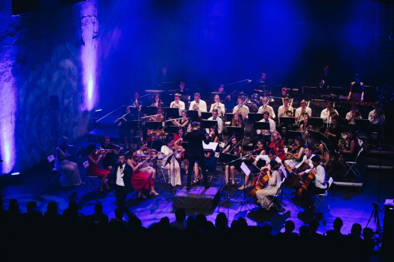 Kulturní tip: Galakoncert k 10. narozeninám Police Symphony Orchestra 12. ledna v Lucerně