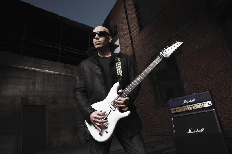 Gitarové majstrovstvo Joea Satrianiho v Bratislave si nenechá ujsť ani slovenský gitarista Michal Kovalčík!