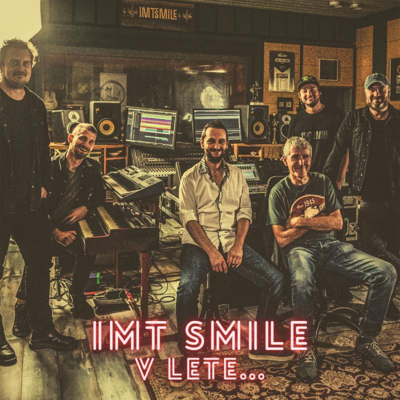 Skupina IMT Smile přináší novou píseň V LETE... Ve videoklipu uvidíte první záběry z filmu, který míří do kin
