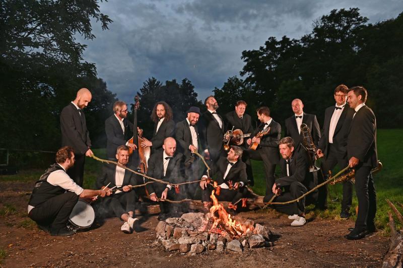 Unikátní projekt Folk Swings vydává po roce aftermovie z natáčení a koncertu