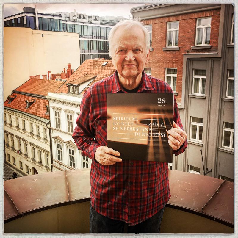 JIŘÍ TICHOTA - Ne všechno, co uděláte, je hodno zvěčnění