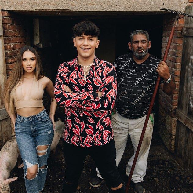 Jan Bendig vydává song HOP HOP HOP, jeho otce si zahrál Zdeněk Godla. Natáčelo se jen den po Honzově nehodě