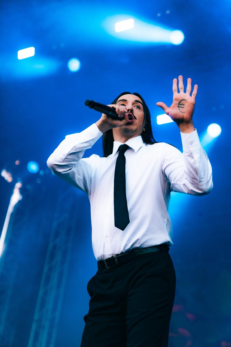 Tommy Cash ve formálním obleku navštívil neformálně Prahu a bylo to crazy